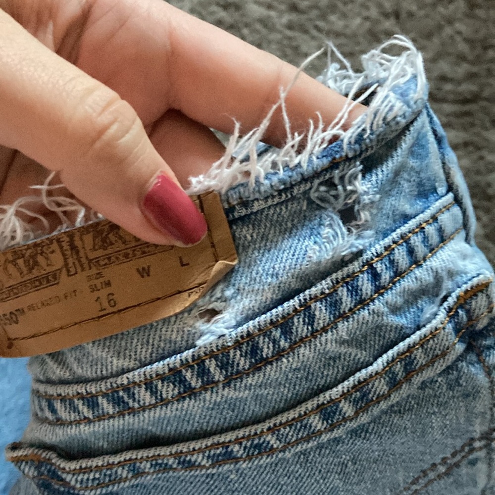 Orange tab Levi’s shorts - Picture 6 of 10